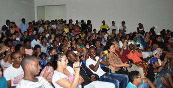 Público presente na homenagem ao Dia da Independência de Angola