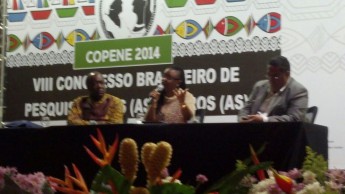 Prof. Luis Jorge Ferrão, reitor da UNILURIO, de Moçambique; profª. Nilma Gomes, reitora da Unilab; e prof. Paulo Gabriel Nacif, reitor da UFRB
