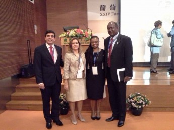 Pró-reitor de Relações Institucionais da Unilab, Cássio Rúbio; vice-reitora da Universidade Federal de Minas Gerais, Sandra Goulart Almeida; reitora da Unilab, Nilam Gomes; e o presidente da AULP e reitor da Unilúrio, Jorge Ferrão.