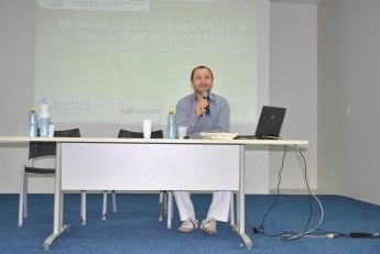 Pesquisador da UFSCar, Daniel Mill reforça a necessidade de estudar a Educação a Distância.