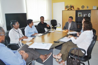 Encontro entre a comitiva cabo-verdiana e o Reitor e Vice-reitor da Unilab.